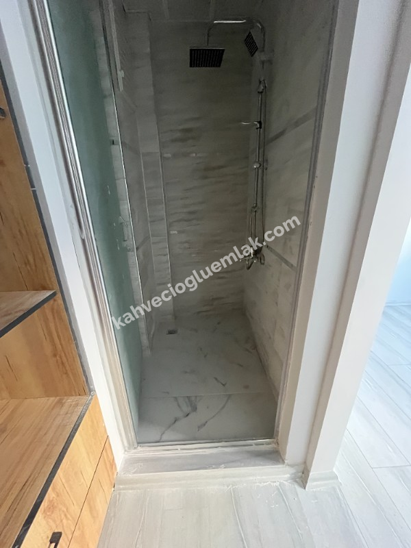 KAHVECİOĞLU EMLAK'DAN ZAFER CAD SATILIK DAİRE 4+1