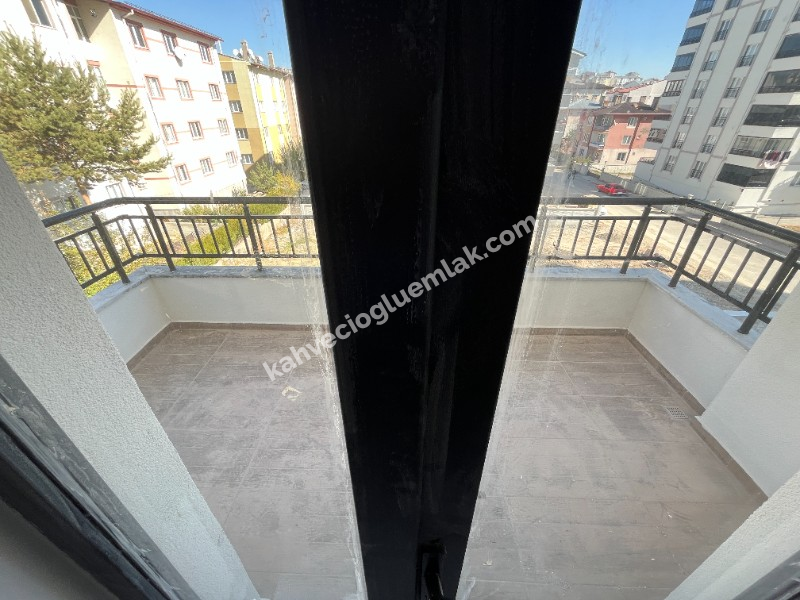 KAHVECİOĞLU EMLAK'DAN ZAFER CAD SATILIK DAİRE 4+1