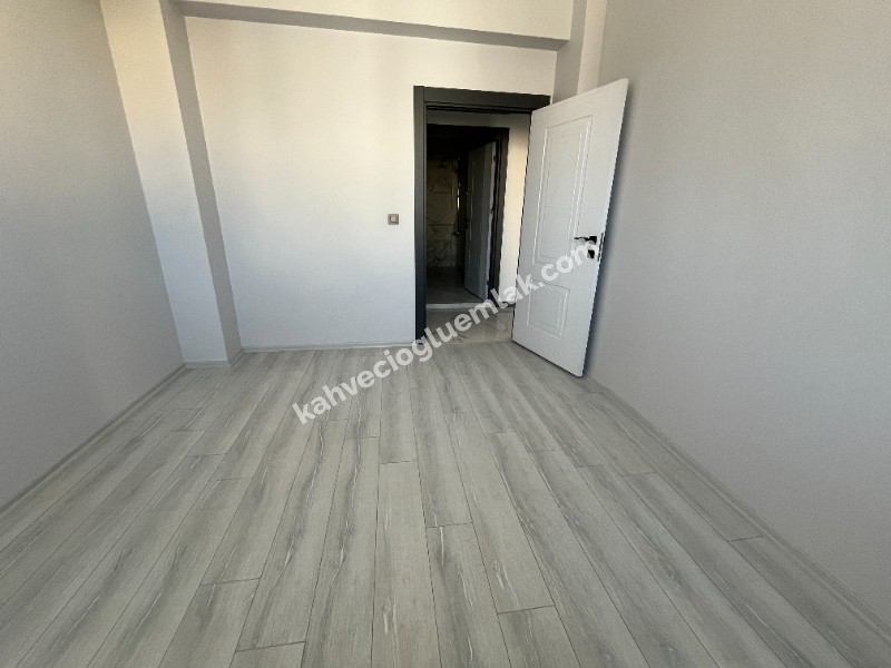 KAHVECİOĞLU EMLAK'DAN ZAFER CAD SATILIK DAİRE 4+1