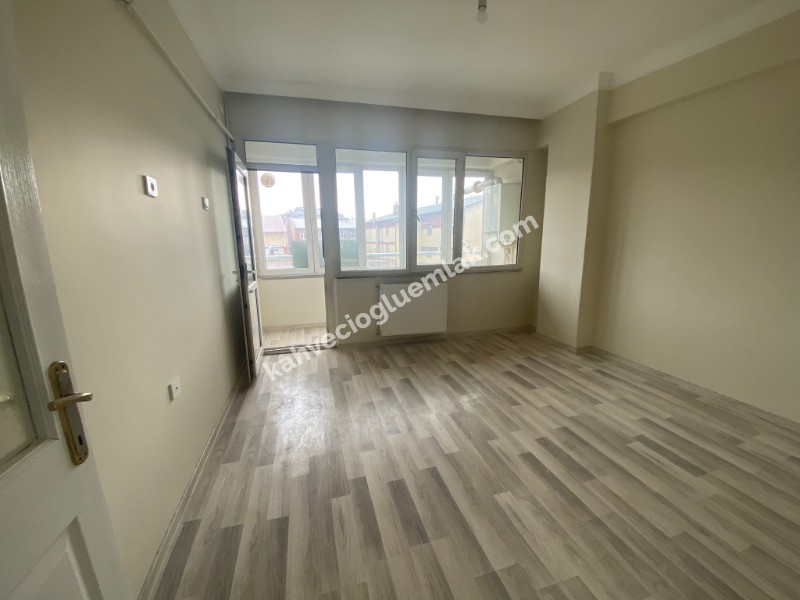 KAHVECİOĞLU EMLAK'DAN SİVAS LİSESİ ECE MAH SATILIK DAİRE