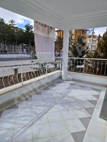 ÖNER ! YORUZ... YEŞİLADA TRABZON EKMEK FIRINI CİVARINDA SATILIK GARAJLI DAİRE. 