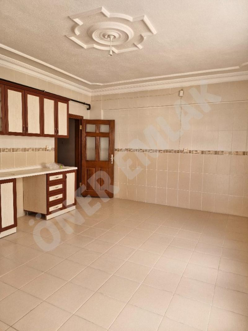 ÖNER ! YORUZ... YEŞİLADA TRABZON EKMEK FIRINI CİVARINDA SATILIK GARAJLI DAİRE.  