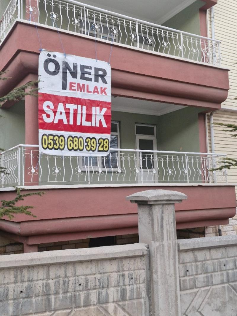 ÖNER ! YORUZ... YEŞİLADA TRABZON EKMEK FIRINI CİVARINDA SATILIK GARAJLI DAİRE.  