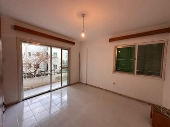GİRNE MERKEZDE  3+1 SATILIK DAIRE