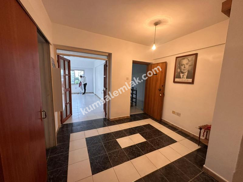 GİRNE MERKEZDE  3+1 SATILIK DAIRE