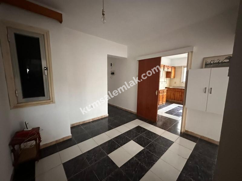 GİRNE MERKEZDE  3+1 SATILIK DAIRE