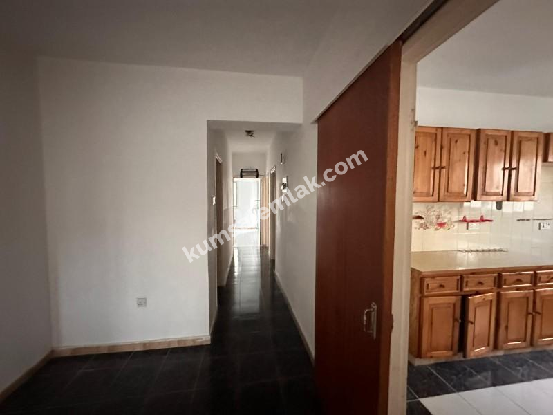 GİRNE MERKEZDE  3+1 SATILIK DAIRE