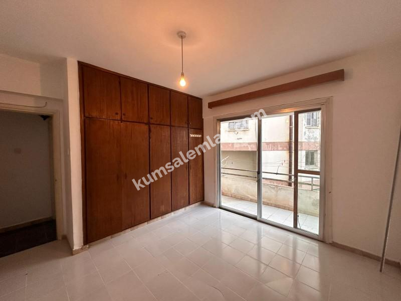 GİRNE MERKEZDE  3+1 SATILIK DAIRE