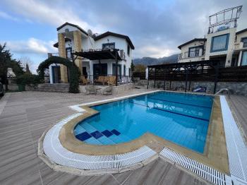 Alsancak Bölgesi Fırsat 3+1 Havuzlu Villa