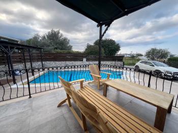 Alsancak Bölgesi Fırsat 3+1 Havuzlu Villa