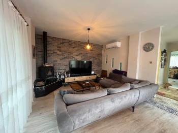 Alsancak Bölgesi Fırsat 3+1 Havuzlu Villa