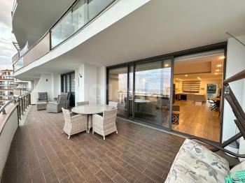 KKTC Girne Merkezde Site İçerisinde Deniz Manzaralı Satılık 3+1 Lüks Daire