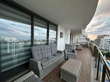 KKTC Girne Merkezde Site İçerisinde Deniz Manzaralı Satılık 3+1 Lüks Daire