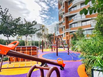 KKTC Girne Merkezde Site İçerisinde Deniz Manzaralı Satılık 3+1 Lüks Daire