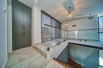 KKTC Girne Alsancak'ta Deniz Manzaralı Özel Havuzlu Satılık 4+1 Lüks Eşyalı Villa