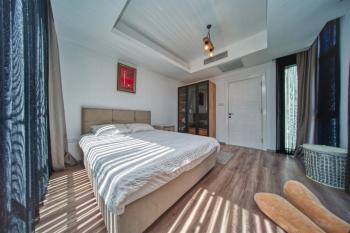 KKTC Girne Alsancak'ta Deniz Manzaralı Özel Havuzlu Satılık 4+1 Lüks Eşyalı Villa