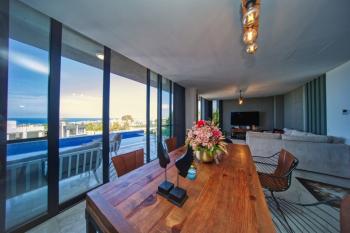 KKTC Girne Alsancak'ta Deniz Manzaralı Özel Havuzlu Satılık 4+1 Lüks Eşyalı Villa