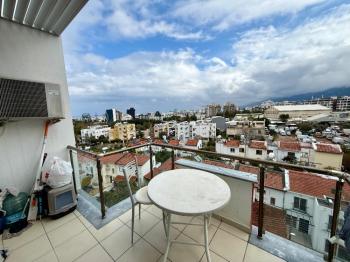 Girne Merkezde Manzaralı 1+1 Satılık Penthouse 