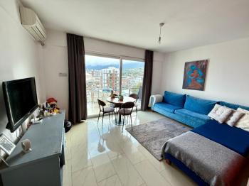 Girne Merkezde Manzaralı 1+1 Satılık Penthouse 