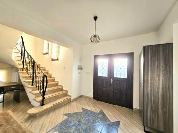 KKTC Girne Bellapais'te ESK'ya Yakın Geniş Bahçeli ve Özel Havuzlu Kiralık 4+1 Villa