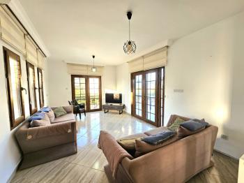 KKTC Girne Bellapais'te ESK'ya Yakın Geniş Bahçeli ve Özel Havuzlu Kiralık 4+1 Villa