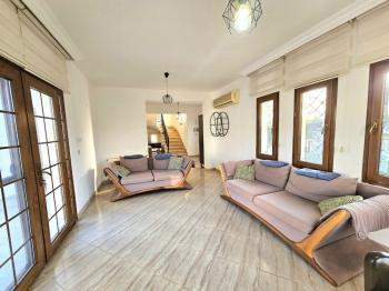 KKTC Girne Bellapais'te ESK'ya Yakın Geniş Bahçeli ve Özel Havuzlu Kiralık 4+1 Villa