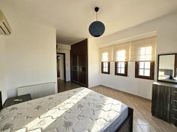 KKTC Girne Bellapais'te ESK'ya Yakın Geniş Bahçeli ve Özel Havuzlu Kiralık 4+1 Villa