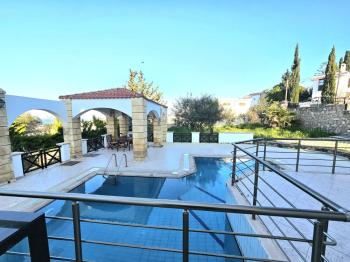 KKTC Girne Bellapais'te ESK'ya Yakın Geniş Bahçeli ve Özel Havuzlu Kiralık 4+1 Villa