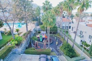 Fiyat Düştü Kıbrıs Girne Alsancak ın Ödüllü Sitesi Milos Park da Tam Müstakil Satılık 3+1 Çok Özel Villa