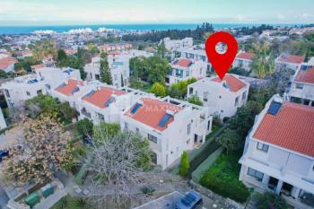 Fiyat Düştü Kıbrıs Girne Alsancak ın Ödüllü Sitesi Milos Park da Tam Müstakil Satılık 3+1 Çok Özel Villa