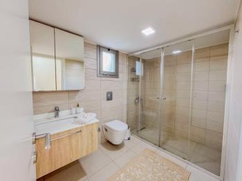 Fiyat Düştü Kıbrıs Girne Alsancak ın Ödüllü Sitesi Milos Park da Tam Müstakil Satılık 3+1 Çok Özel Villa