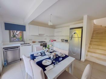 Fiyat Düştü Kıbrıs Girne Alsancak ın Ödüllü Sitesi Milos Park da Tam Müstakil Satılık 3+1 Çok Özel Villa