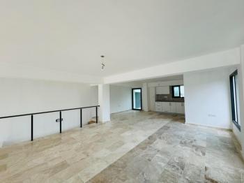 Kıbrıs Girne Çatalköy de Ana Cadde Üzerinde  Kiralık  Sendeli Dükkan ve Depo