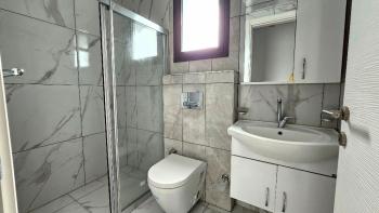 Girne Merkezde, Muhteşem Deniz manzarali, Ortak Havüzlu, Bahçeli kiralık - 3+1 Vill