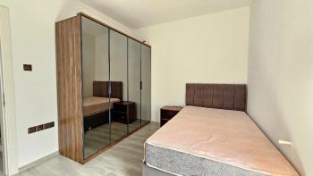 Girne Merkezde, Muhteşem Deniz manzarali, Ortak Havüzlu, Bahçeli kiralık - 3+1 Vill