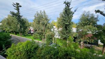 Girne Merkezde, Muhteşem Deniz manzarali, Ortak Havüzlu, Bahçeli kiralık - 3+1 Vill