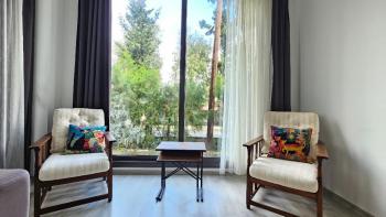 Girne Merkezde, Muhteşem Deniz manzarali, Ortak Havüzlu, Bahçeli kiralık - 3+1 Vill