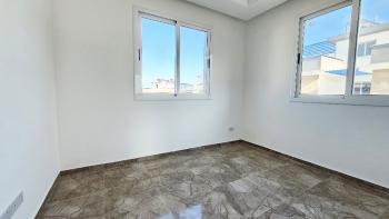 Karşıyaka bölgesinde, Deniz manzarali, Çatı teraslı, kiralık 3+1 Daire