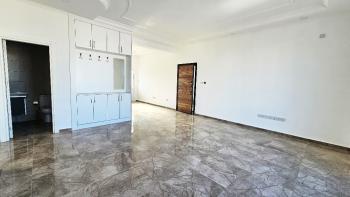 Karşıyaka bölgesinde, Deniz manzarali, Çatı teraslı, kiralık 3+1 Daire