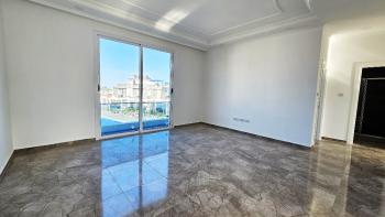 Karşıyaka bölgesinde, Deniz manzarali, Çatı teraslı, kiralık 3+1 Daire