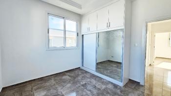 Karşıyaka bölgesinde, Deniz manzarali, Çatı teraslı, kiralık 3+1 Daire
