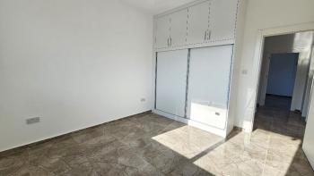 Karşıyaka bölgesinde, Deniz manzarali, Çatı teraslı, kiralık 3+1 Daire