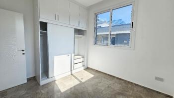 Karşıyaka bölgesinde, Deniz manzarali, Çatı teraslı, kiralık 3+1 Daire