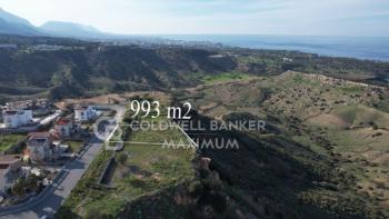 Kıbrıs Girne Arapköy Bölgesinde Kesintisiz Deniz Manzarılı Villa Yapımına Uygun 993 m2 Satılık Arsa