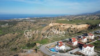 Kıbrıs Girne Arapköy Bölgesinde Kesintisiz Deniz Manzarılı Villa Yapımına Uygun 993 m2 Satılık Arsa