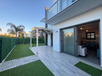 Kıbrıs Girne Ozanköy Havuzlu Site İçerisinde Bahçeli Satılık 2+1 Daire