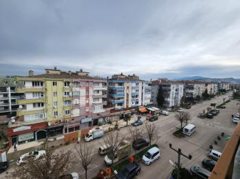 EMLAK HABERCİSİ' NDEN MUDANYA GÜZELYALI YALI MAHALLESİ'NDE HAVUZLU SİTEDE, DENİZE YAKIN, ASANSÖRLÜ 5.KAT 2+1 