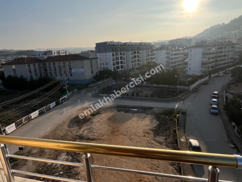 EMLAK HABERCİSİ' NDEN DENİZ MANZARALI, MUDANYA GÜZELYALI SİTELER BURSA ASFALTINA CEPHE SATILIK 4+1 DUBLEKS DAİRE