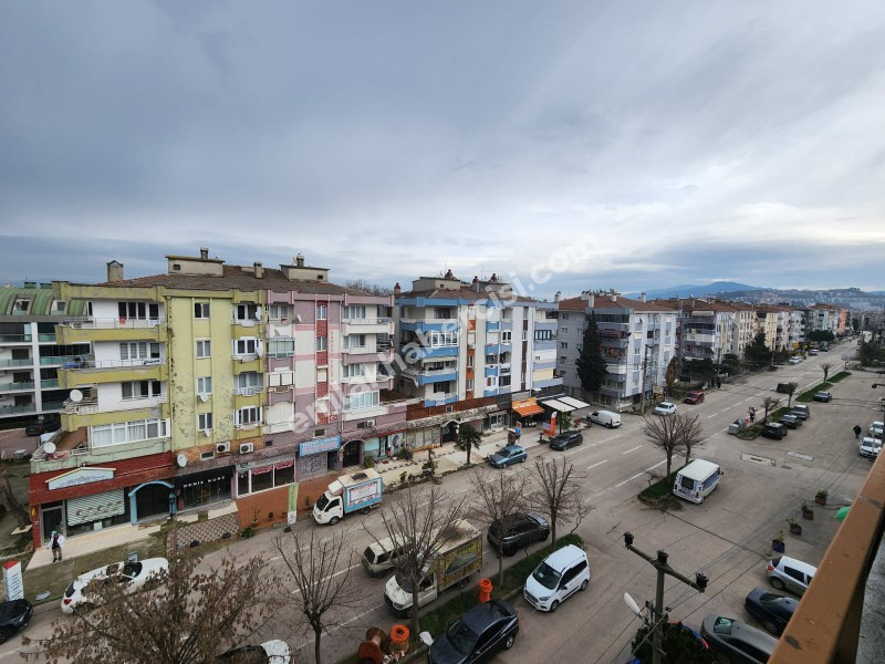 EMLAK HABERCİSİ' NDEN MUDANYA GÜZELYALI YALI MAHALLESİ'NDE HAVUZLU SİTEDE, DENİZE YAKIN, ASANSÖRLÜ 5.KAT 2+1 
