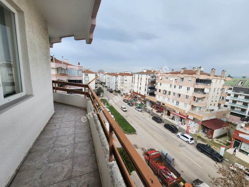 EMLAK HABERCİSİ' NDEN MUDANYA GÜZELYALI YALI MAHALLESİ'NDE HAVUZLU SİTEDE, DENİZE YAKIN, ASANSÖRLÜ 5.KAT 2+1 